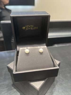 gorgeous pearl earrings