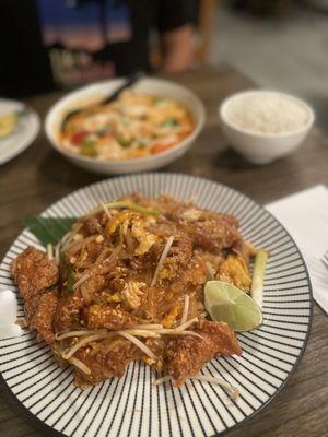 Pad Thai with crispy fried chicken