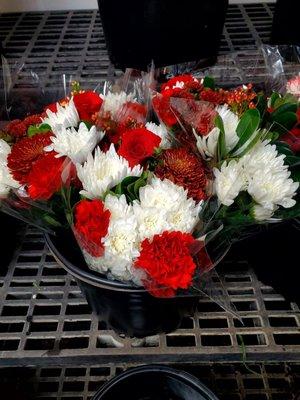 Wow, freshly made bouquets ;)