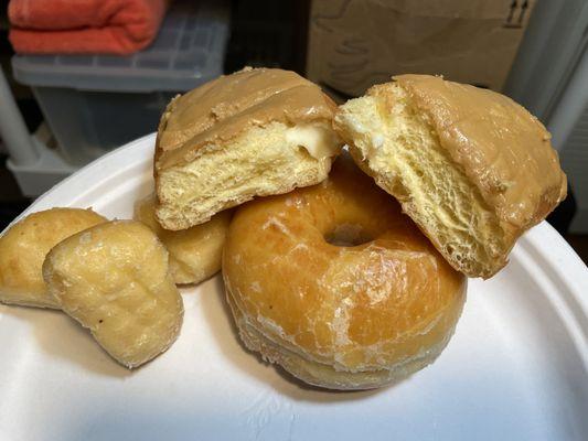 Glazed round. Donut holes. Custard-filled maple bar. Excellent!