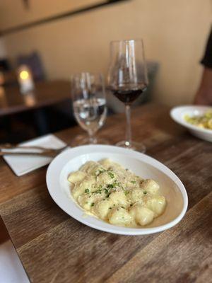 Gnocchi Al Pesto di Noci e Gorgonzola Riserva Red