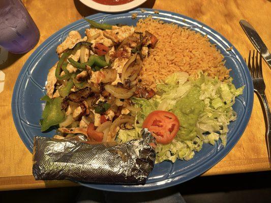 Chicken fajitas (no beans/extra rice) and salad (no sour cream)