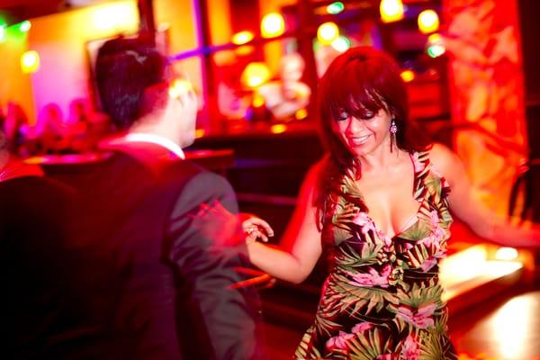 Samantha and Johnny dancing at Blue Martini.