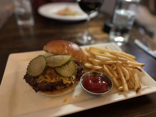 The Smash Burger.  Delicious.  All the elements you would expect, including the lightly grilled bun.