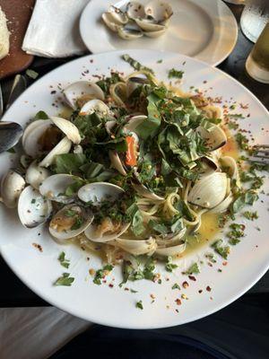 Clams Bianca, where the clam shells came from!