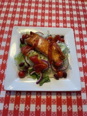 Grilled salmon salad