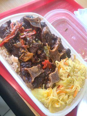 Large oxtail, rice and cabbage