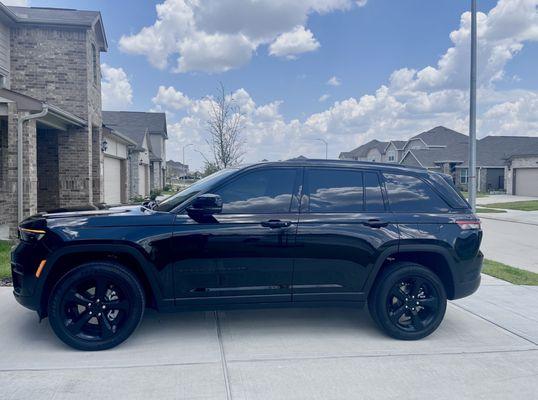 2023 Grand Cherokee from Mak Haik