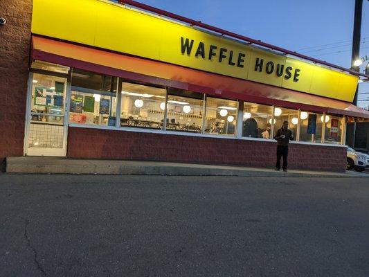 Waffle House, Canton