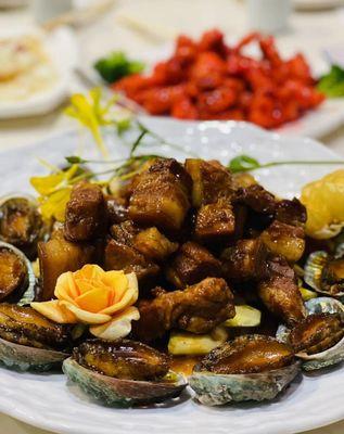 Braised Pork Belly with Fresh Abalones