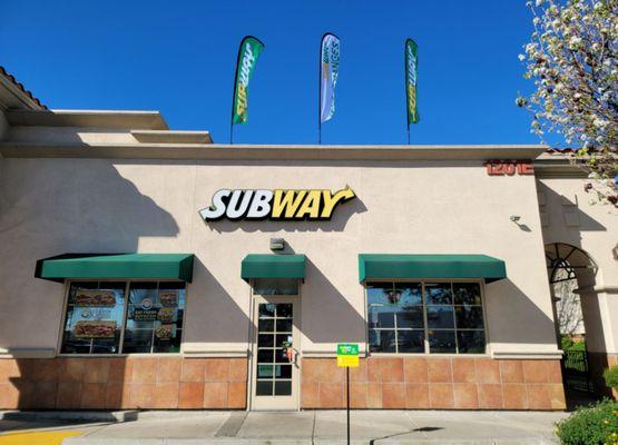 Best subway in my area by far. Very good I come a few times a week for lunch; always get the foot long tuna