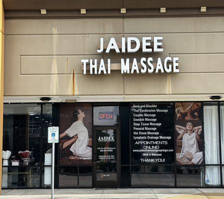 Jaidee Thai Massage is conveniently located, easy to find and has free parking.