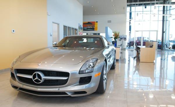 Mercedes-Benz of Northwest Arkansas - Showroom