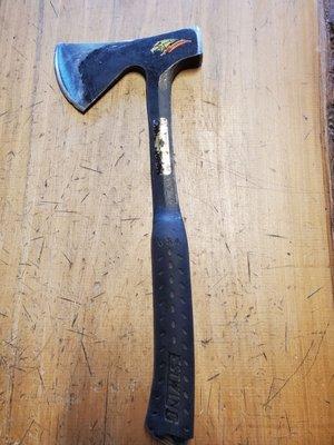 A throwing axe