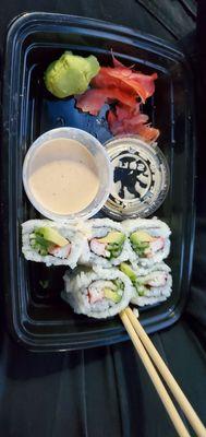 California roll and sauce