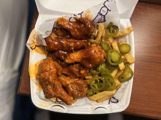 Sweet heat & Wuzzam wings & jalapeño fries