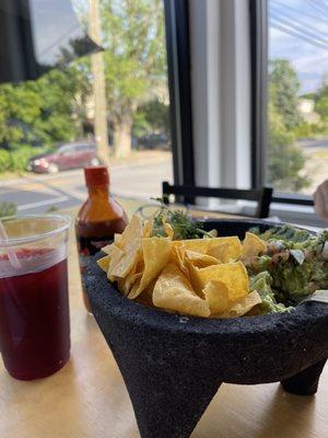 Deliciously fresh Guacamole and Jamaica drink