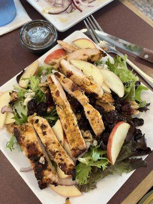 Strawberry summer salad with grilled chicken