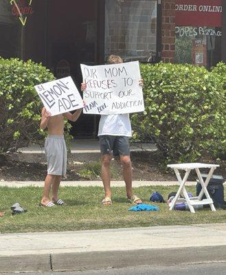 Lemonade stand to buy playa bowls