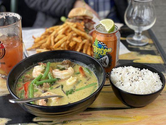 Green curry with shrimp, which is perfection!