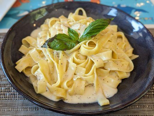 Fettuccine cacio e pepe