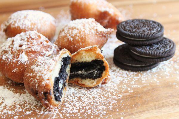 Deep fried oreo cookies