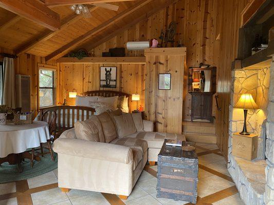 Main sitting area of Creekside Room