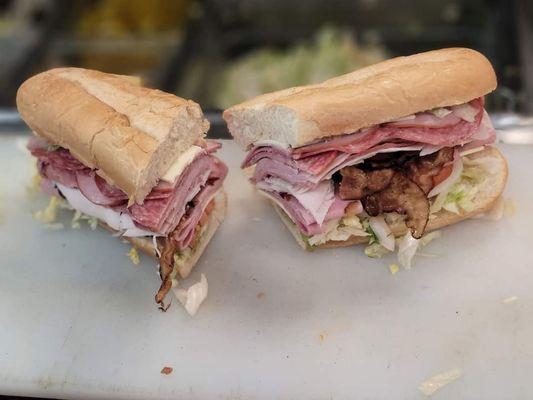 This is the Biestro Miestro formally known as the Grandmaster .. has 5 different meats and this one has bacon, turkey,and ham added