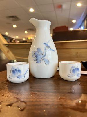 Cute sake set