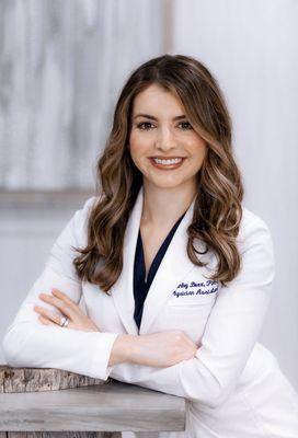 Meet Ashley, our Certified Physician Assistant and Founder!