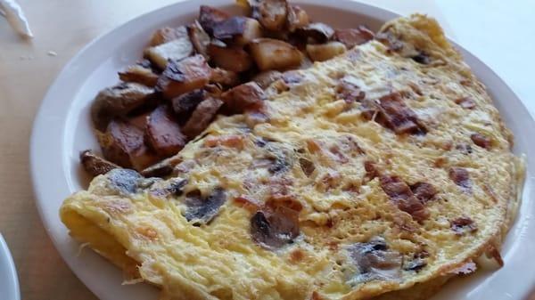 Make your own omelet: bacon, cheese, mushrooms with hash browns