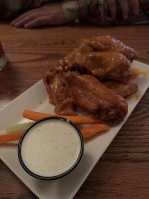 CHICKEN WINGS