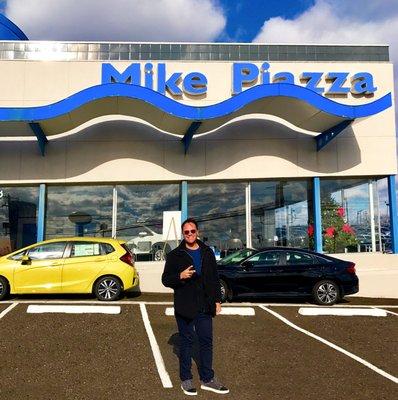 Mike Piazza Honda owner and MLB Hall of Famer Mike Piazza stopped by!