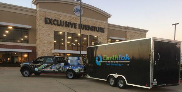 Earthlok service truck