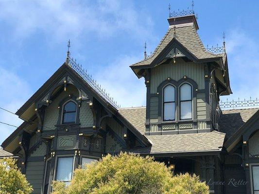 The landmark Nightingale House in San Francisco, with color design by Lynne Rutter