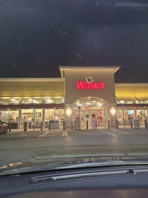 I used to love this Wawa. It was so dirty that I just turned around at the door. The door was full of splashed drinks.