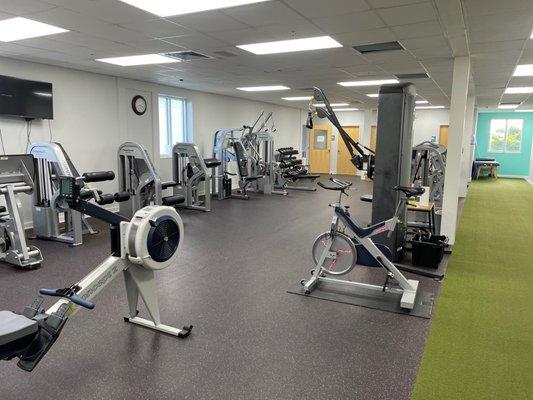 Weight area and (unpictured) adjoining fitness class rooms.