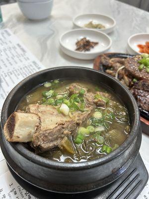 Braised beef soy bean soup