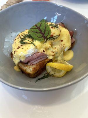 Eggs Benedict