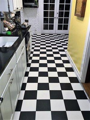 CHECKERED KITCHEN