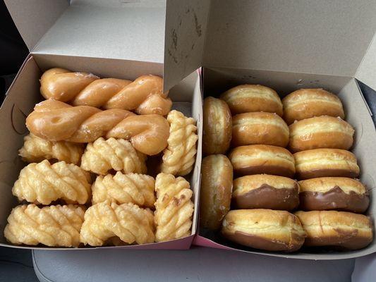 2 dozen fluffy fresh donuts