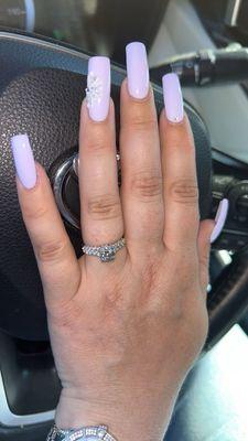 I have been going to this salon now for over a year.. at 3 weeks my nails still look like they did on day 1!! Touch never fails!!