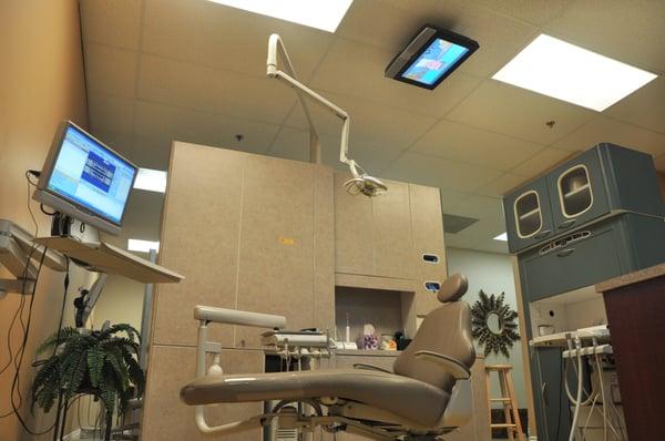 Dental Exam Room: Each operatory is equipped to provide excellent dental care to all patients.