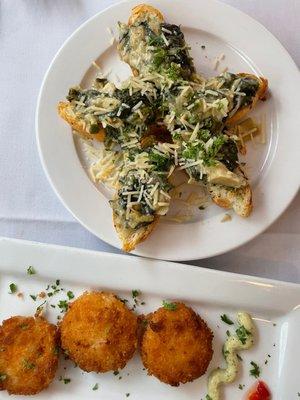 Spinach artichoke crostinis & pimento risotto cakes