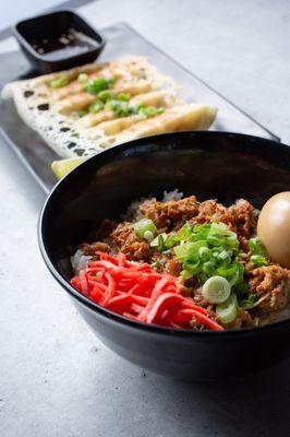 garlic pork & Gyozas