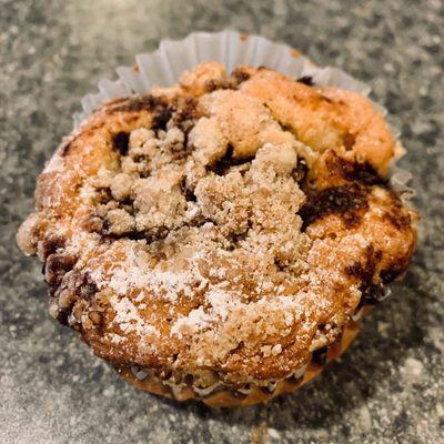 Blueberry crumble muffin Instagram: @angelaisafoodie