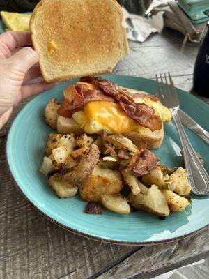 OG sandwich with potatoes