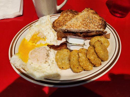 Not BISCUITS AND GRAVY!!!   #bringbackthebiscuitsandgravy #chefmichaelsymon #clevelandairport