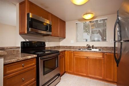 Remodeled & Stainless Steel appliances