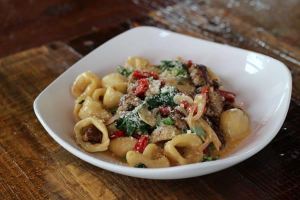 Orecchiette con Salsiccia e Rapini